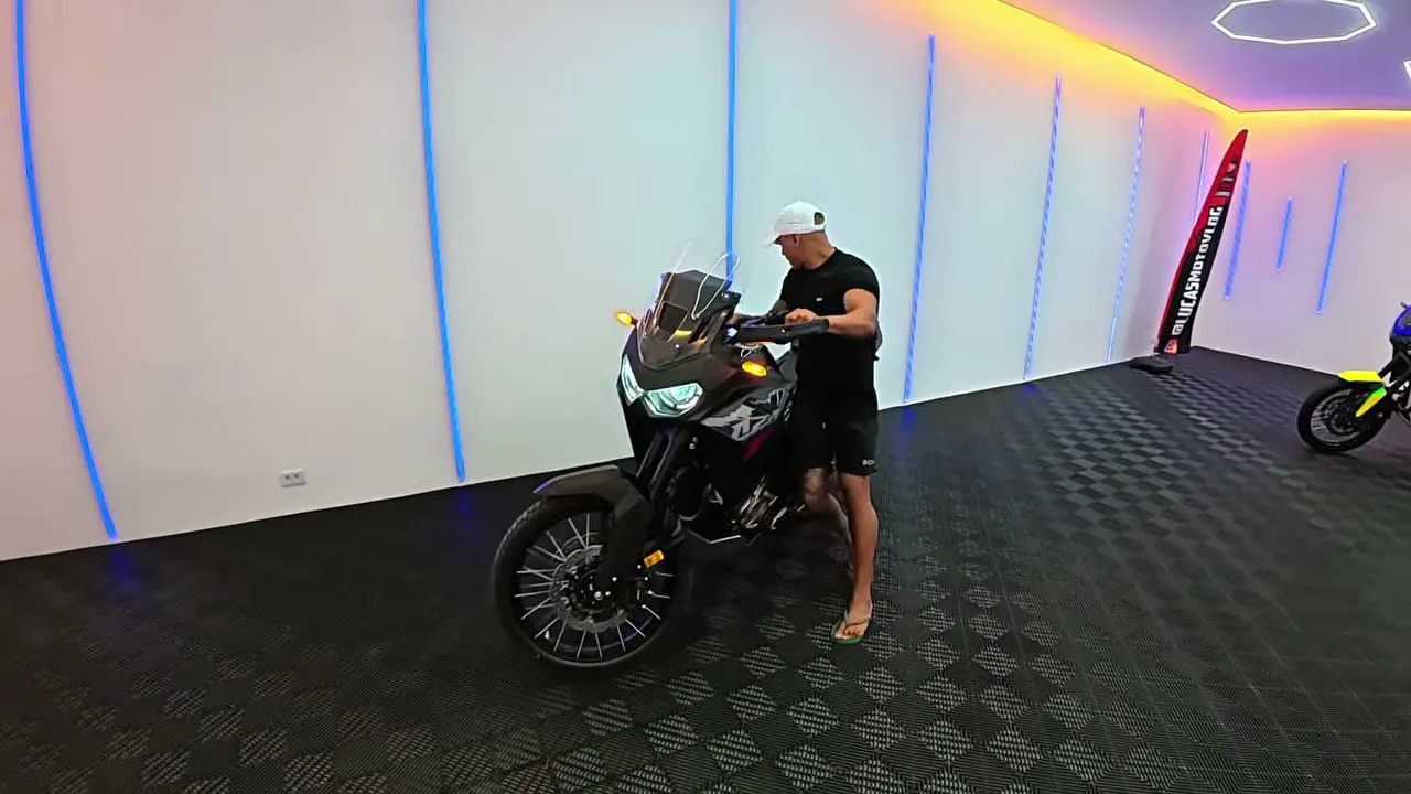 Africa Twin 1100 2023 Vs 2026 - 03