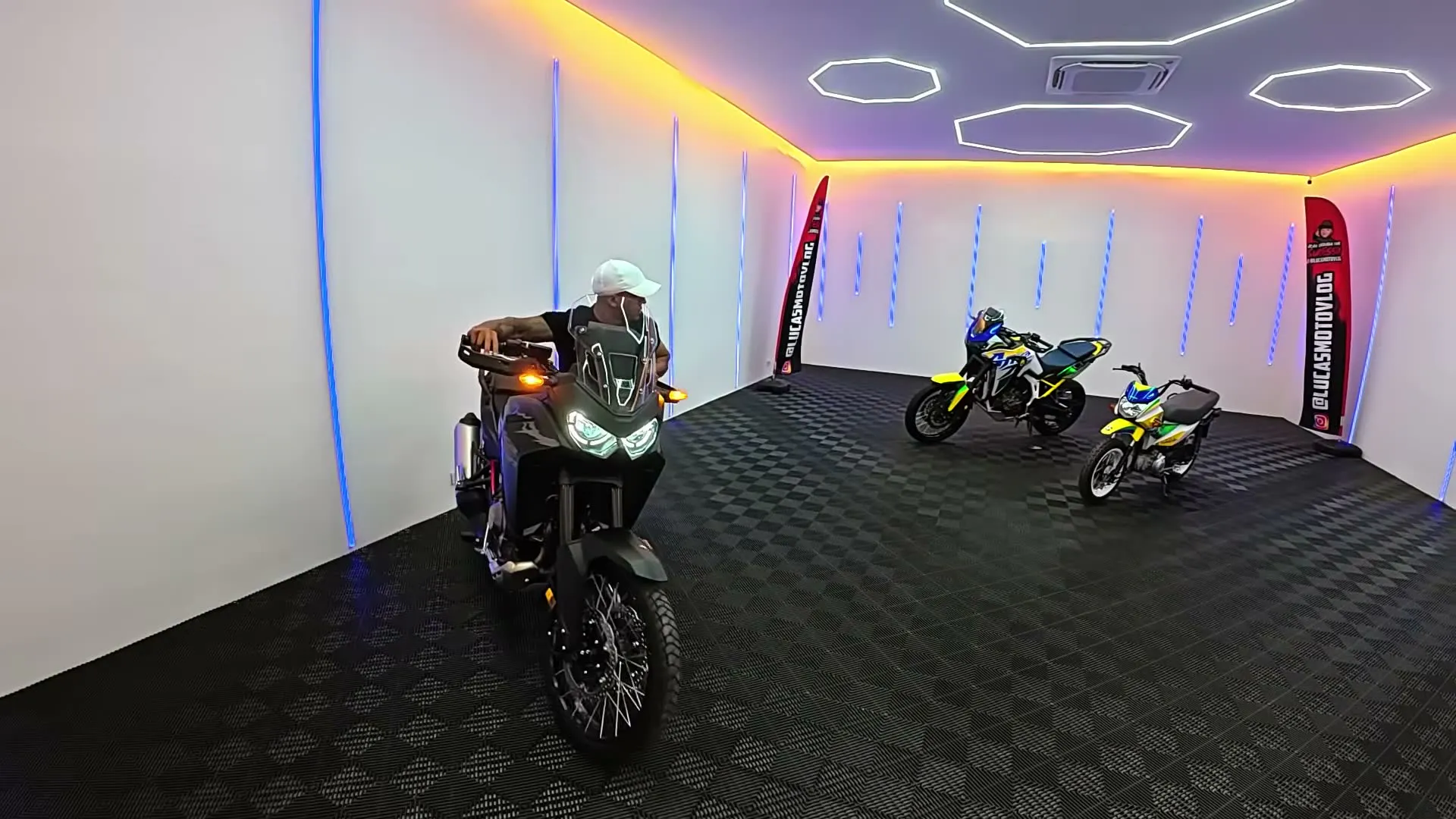 Africa Twin 1100 2023 Vs 2026 - 04