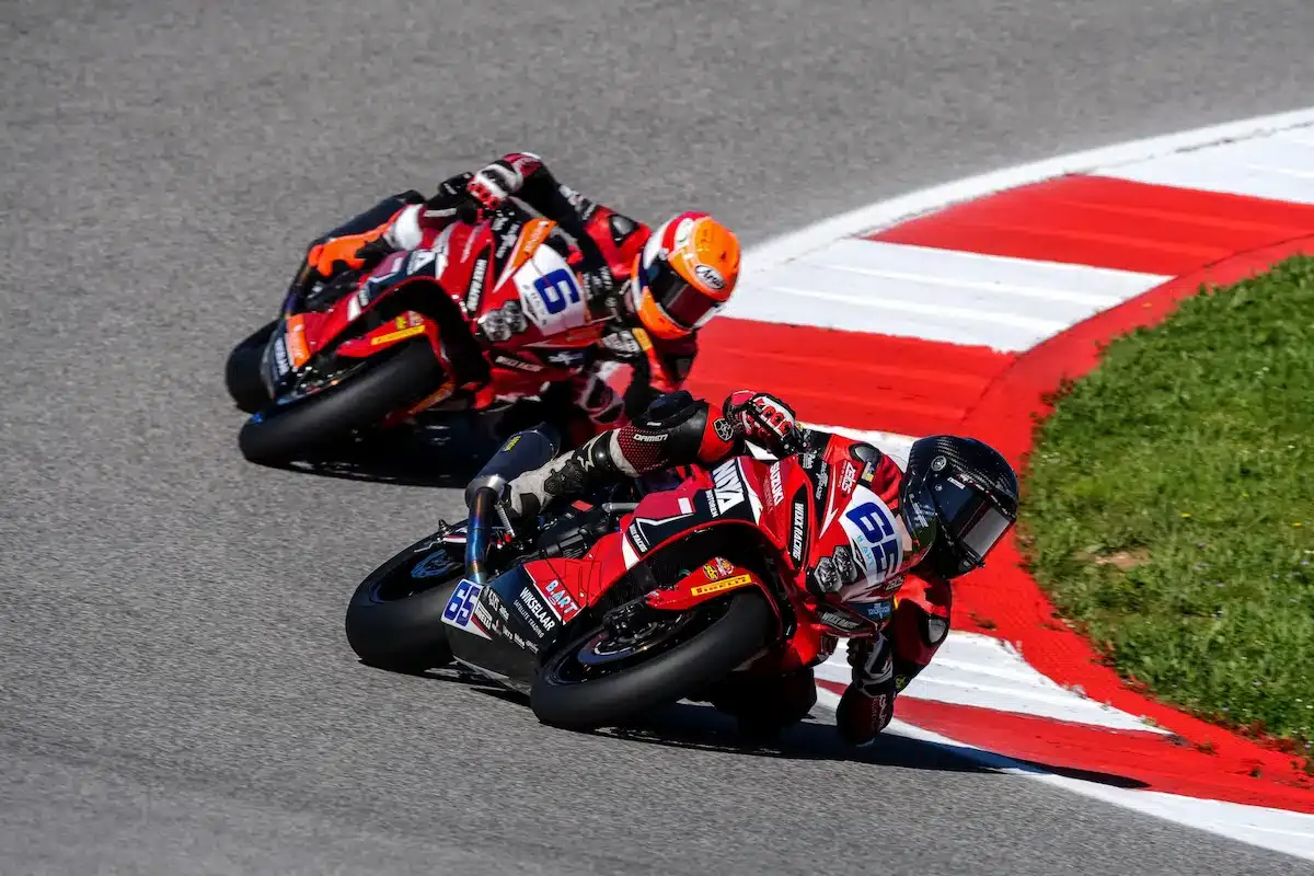 + de 240 kmh en Aprilia RS660, Suzuki GSX-8R, Yamaha R7 en championnat Sportbike, on vous - 04