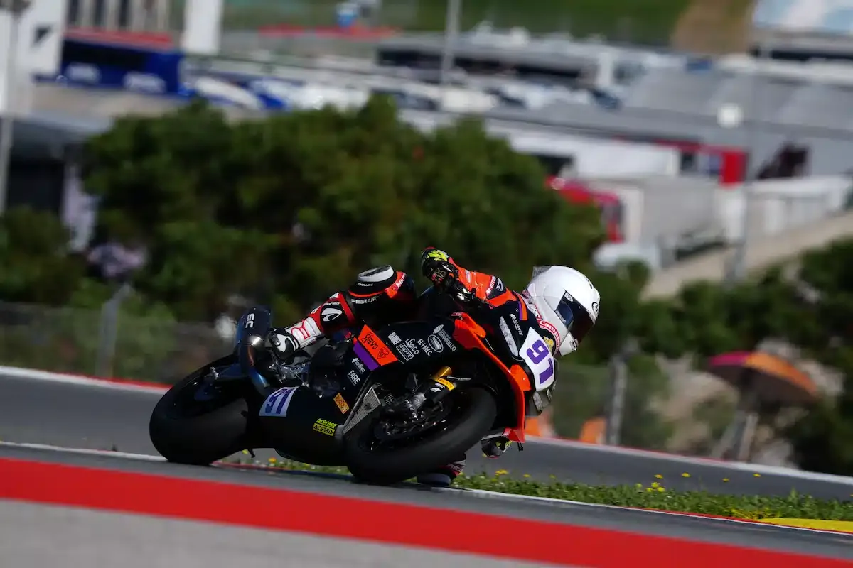 + de 240 kmh en Aprilia RS660, Suzuki GSX-8R, Yamaha R7 en championnat Sportbike, on vous - 06