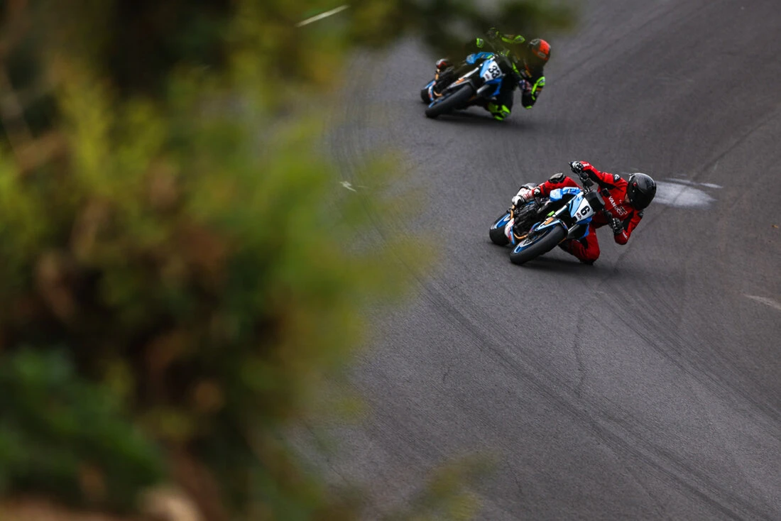 Devenir pilote de course en Suzuki GSX-8S Cup - 10