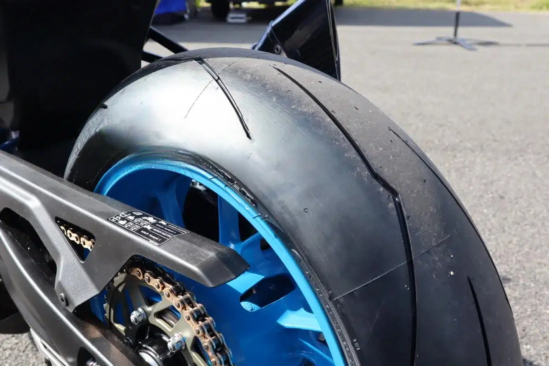 Devenir pilote de course en Suzuki GSX-8S Cup - 20