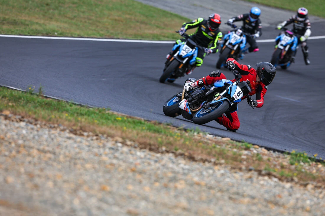 Devenir pilote de course en Suzuki GSX-8S Cup