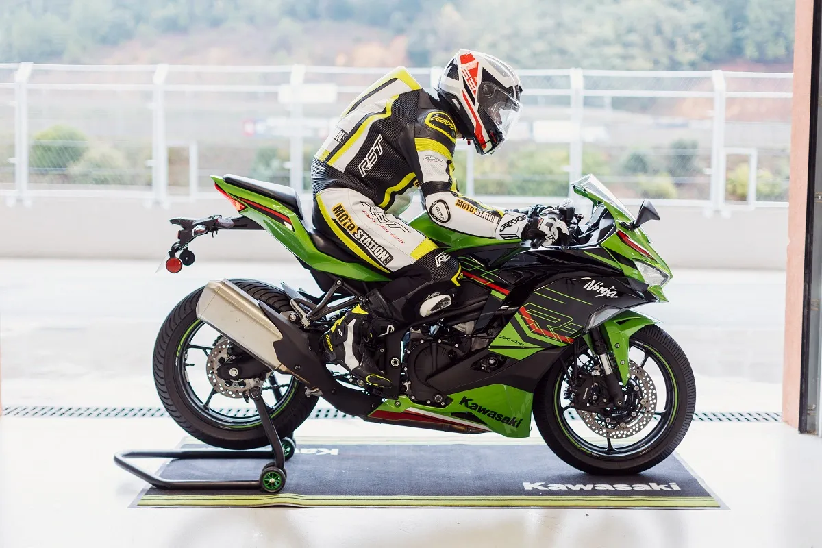 Essai Kawasaki ZX-4RR fais moi hurler… - 04