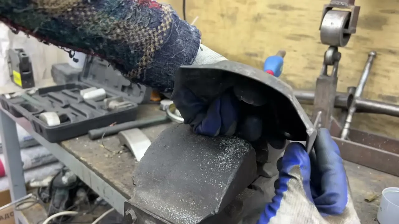 HARLEY DAVIDSON brûlée qui renaît - 09