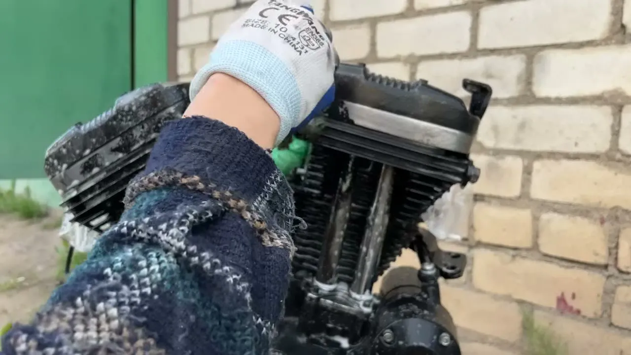 HARLEY DAVIDSON brûlée qui renaît - 12