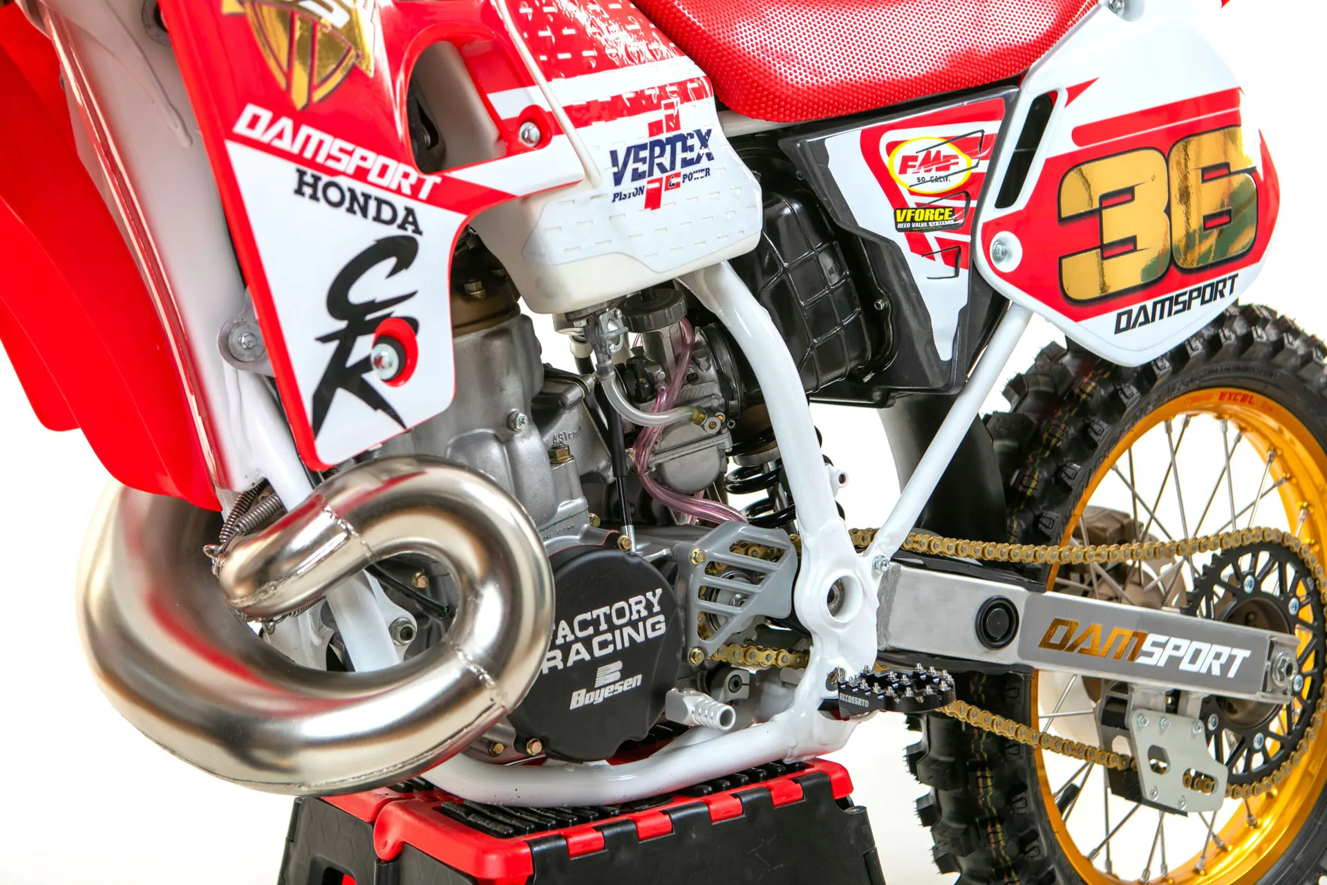 Honda CR 500, restauration complète d’une légende du deux-temps - 02