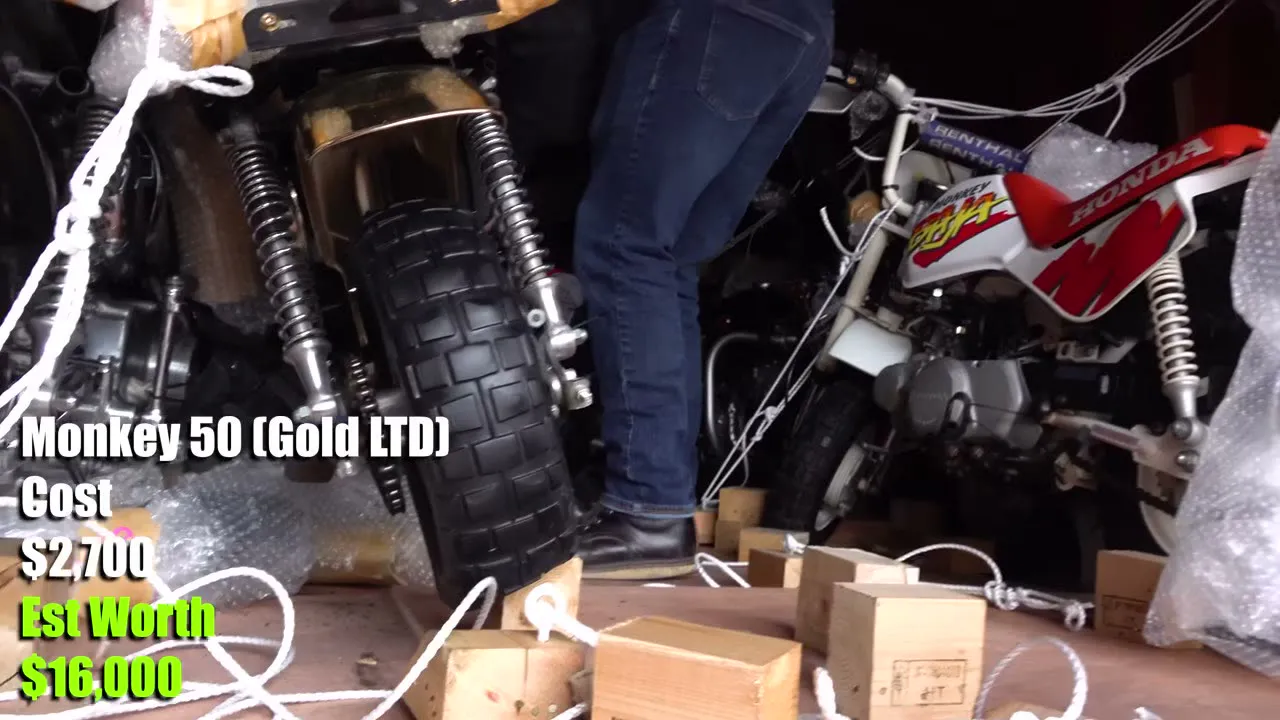 Il achète un container rempli de motos - 11
