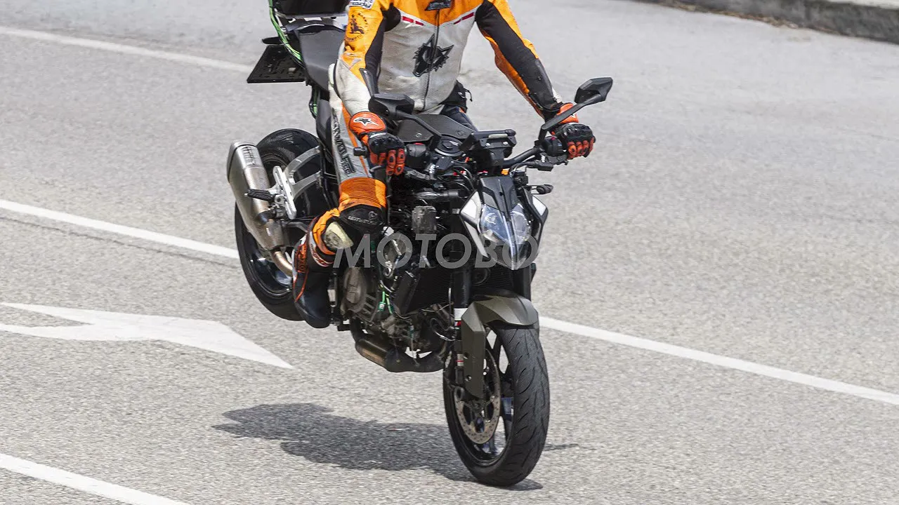 Nouveautés chez KTM, Triumph, CFMOTO, Moto Guzzi - 02