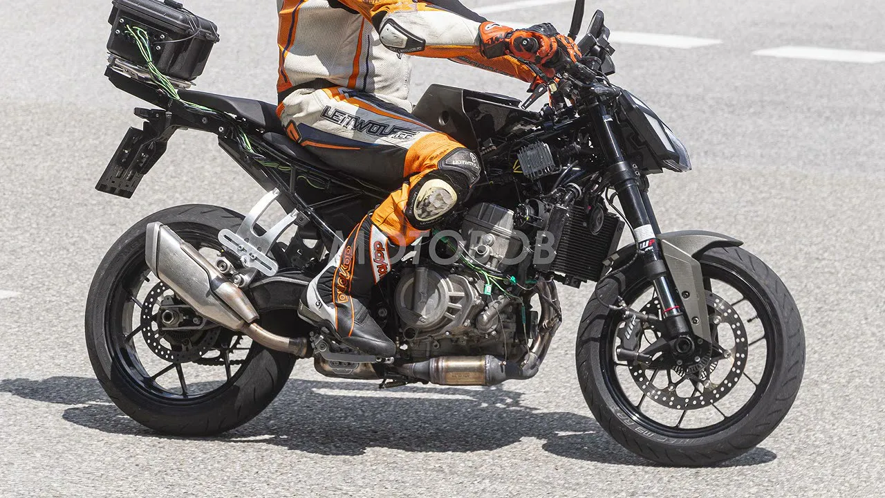 Nouveautés chez KTM, Triumph, CFMOTO, Moto Guzzi - 03