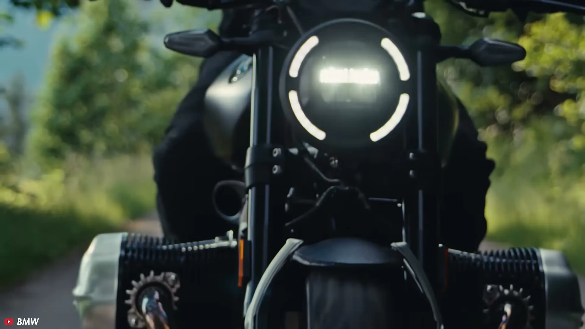 Nouveautés chez KTM, Triumph, CFMOTO, Moto Guzzi - 14