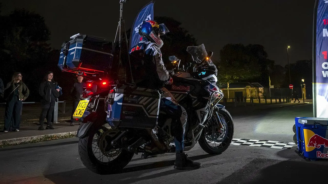 Nouveautés chez KTM, Triumph, CFMOTO, Moto Guzzi - 20