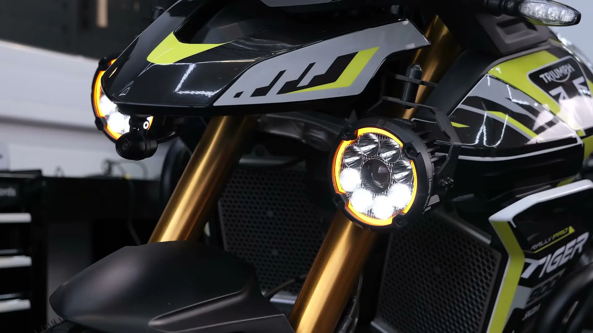 Nouveautés chez KTM, Triumph, CFMOTO, Moto Guzzi - 22