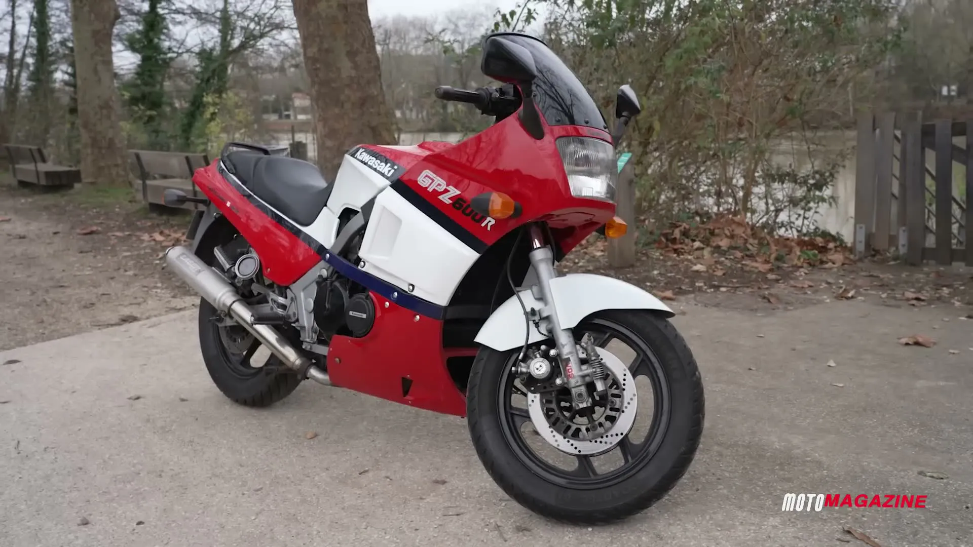 Sage de la KAWASAKI GPZ 600 R - 07