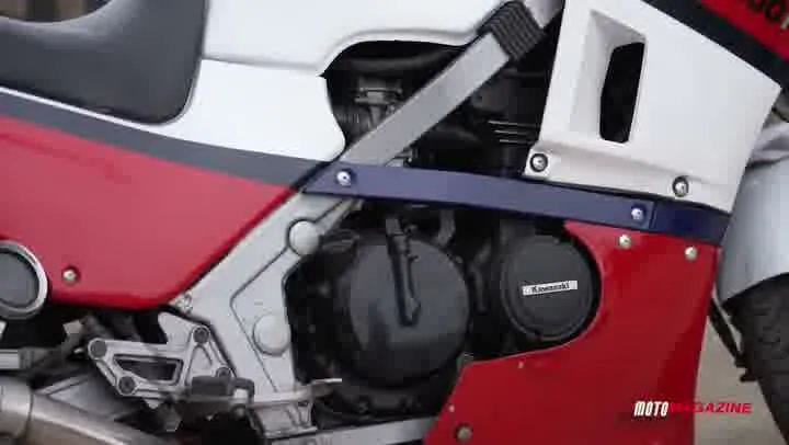 Sage de la KAWASAKI GPZ 600 R - 10